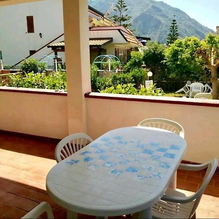 Casa Con Giardino E Terrazzo Vicino Al Mare Villa Piraino Luaran gambar